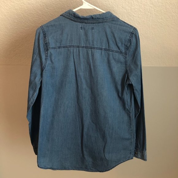 Old Navy Chambray Half Button-Up Blouse - Picture 5 of 7